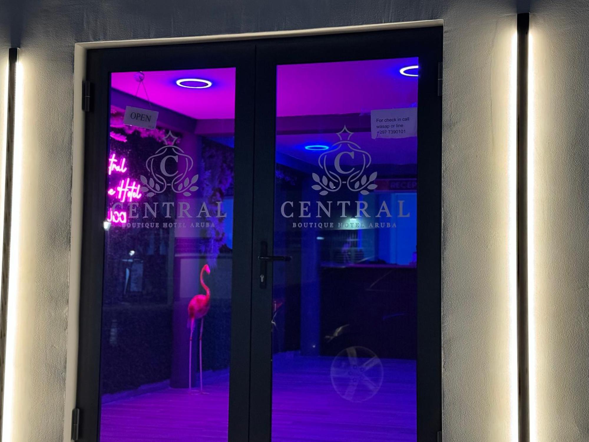 Central Boutique Hotel Oranjestad Exterior photo