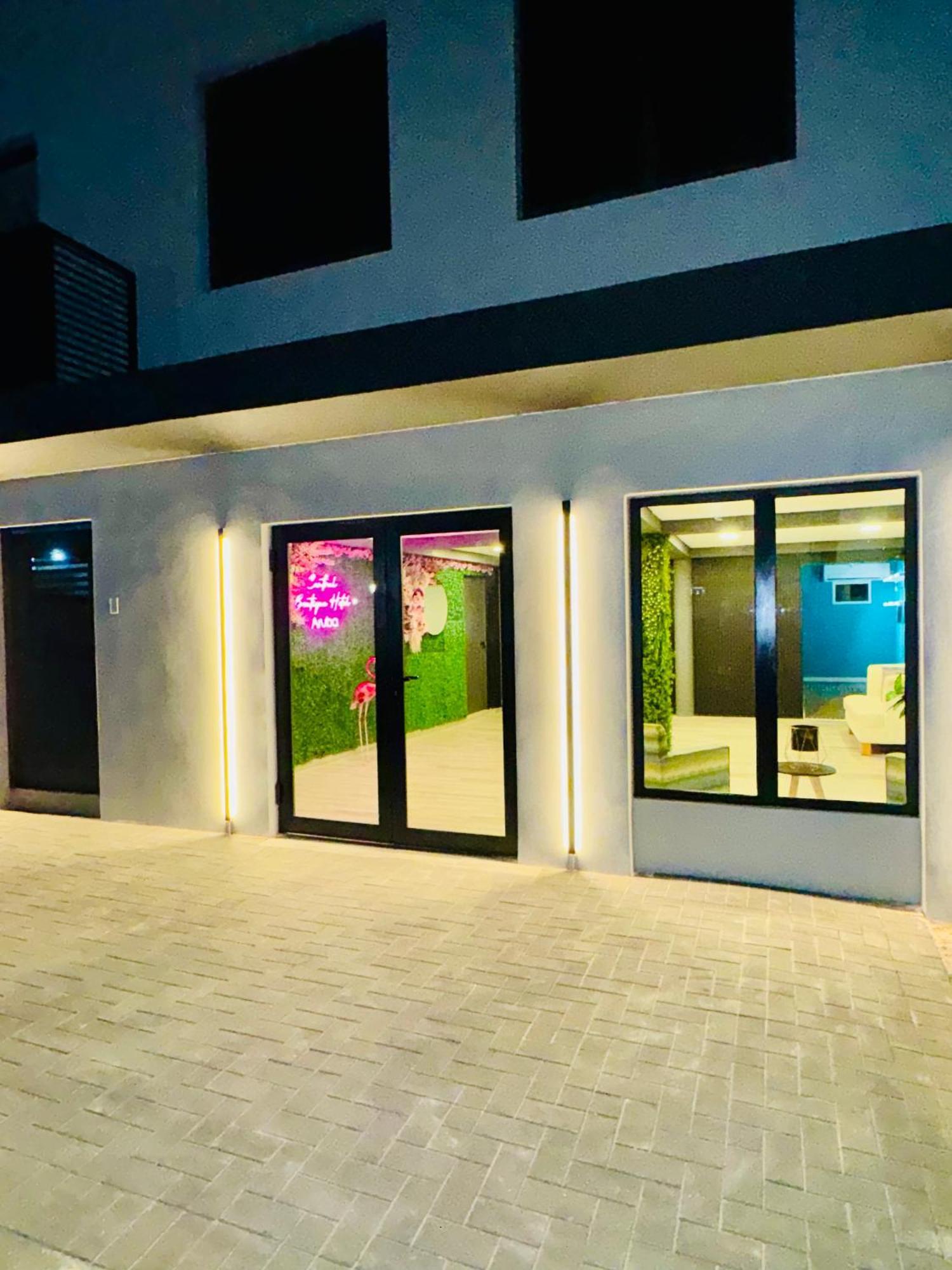 Central Boutique Hotel Oranjestad Exterior photo